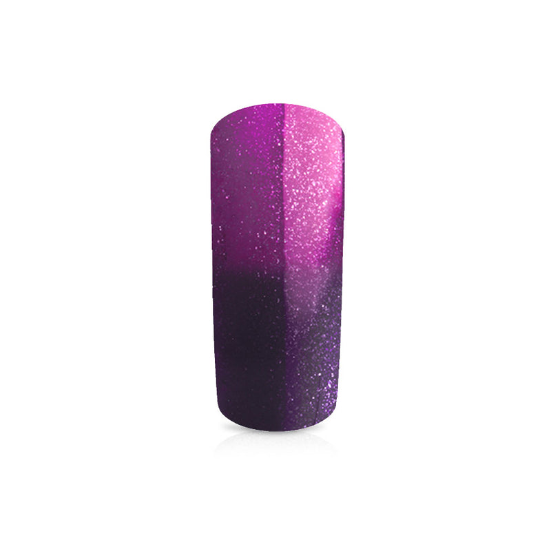 Foto di unghia dipinta con Smalto  UV/LED  semipermanente termico colore Dark Nude-Pink Metal con sfondo bianco, marchio SNC Super Nail Center