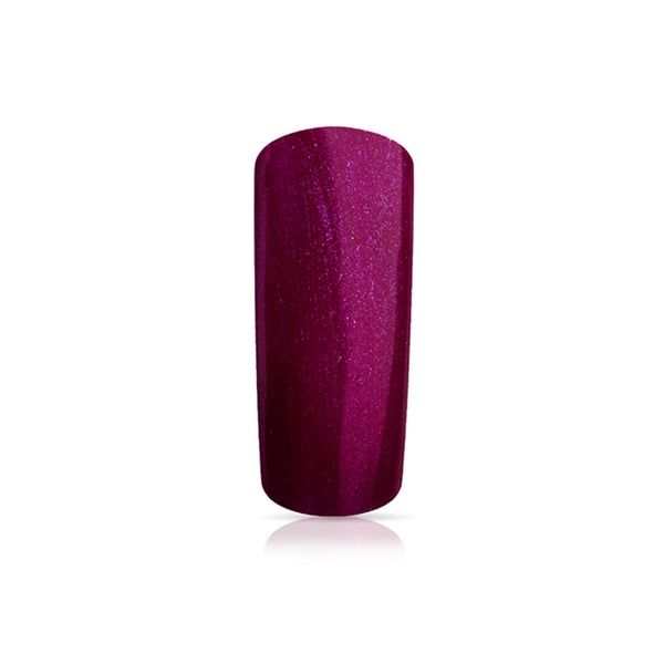 Foto di unghia dipinta con Smalto UV-LED semipermanente Extreme lack colore Pearly Dark Red, rosso scuro violaceo con sfondo bianco, marchio SNC Super Nail Center
