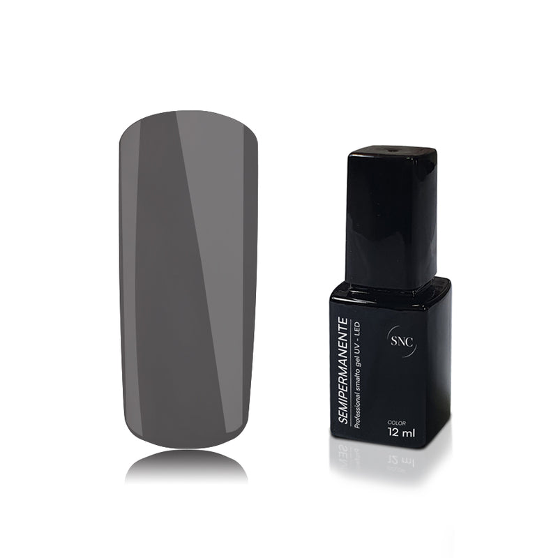 Foto di unghia dipinta con Smalto gel UV-LED semipermanente colore Lava, grigio, con sfondo bianco, marchio SNC Super Nail Center