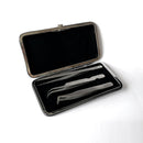 Foto di porta pinze magnetico silver aperto con sfondo bianco, marchio My Lash Pro e SNC Super Nail Center