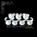 Foto di anelli per colla con sfondo nero, marchio My Lash Pro e SNC Super Nail Center